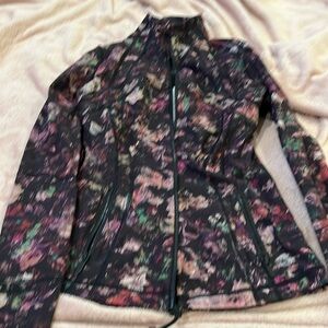 Lululemon define jacket size 4